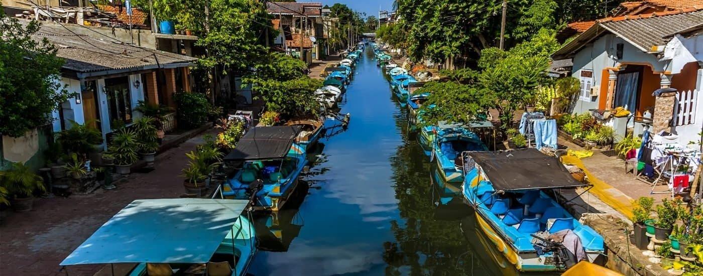 Drift Along the Dutch Canal